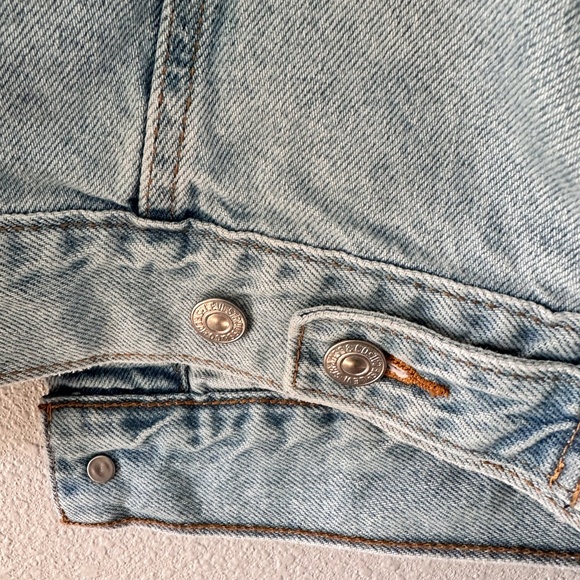Levi's Light Blue Denim Jean Jacket Women's XL Excellent EUC - Picture 6 of 8